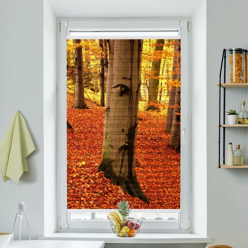 Plissee Motiv 'Baum Im Herbst Mit Gesicht'